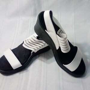 Skechers memory foam shoes